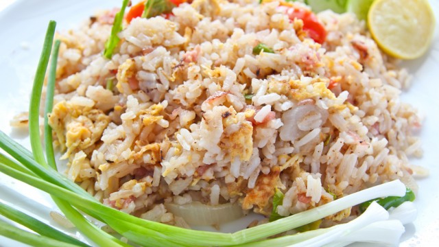 stegte ris (khao phat)